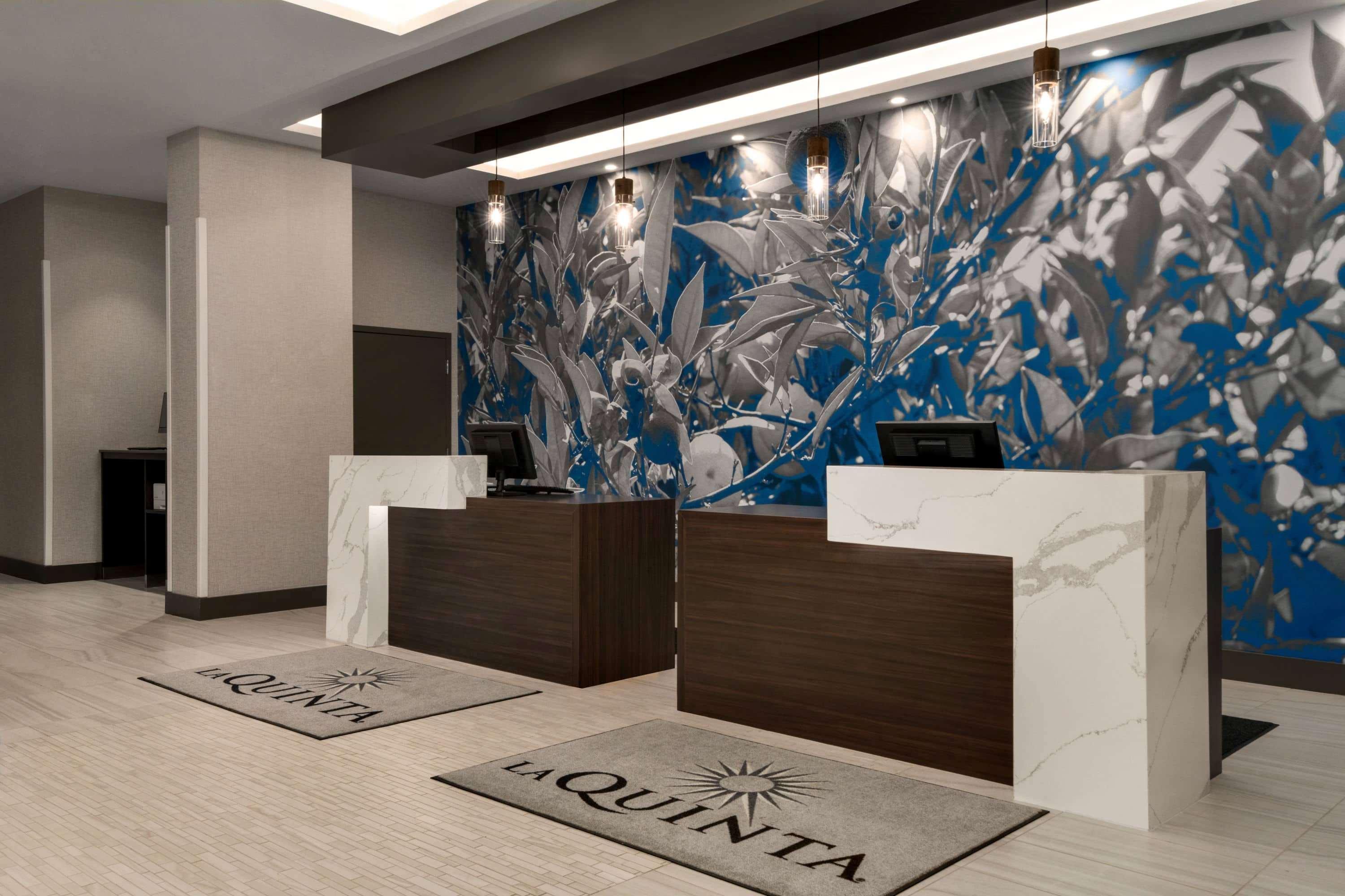 La Quinta Inn & Suites By Wyndham Orlando I-Drive Theme Parks Williamsburg Exterior photo